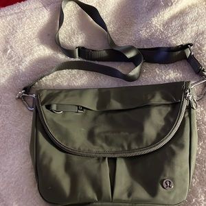 Lululemon crossbody gray/green bag. Excellent condition.